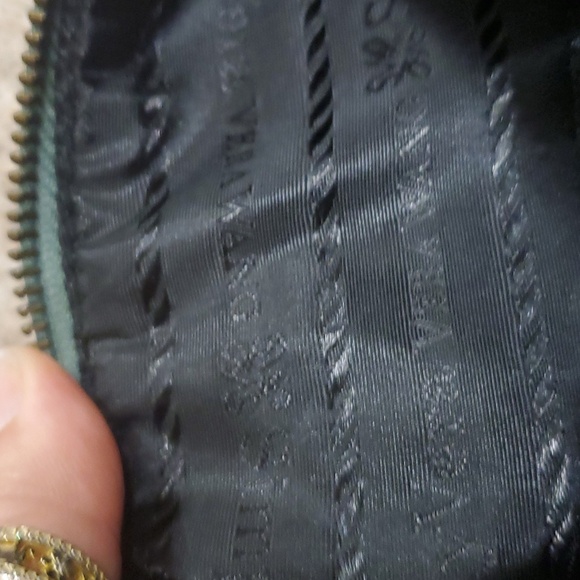 Vera Wang Clutch/ Wristlet Foldable - Picture 8 of 16